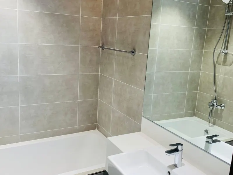 1-bedroom apartment with lagoon view, District One