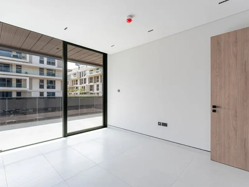 Large 1-bedroom apartment with terrace, The 100, Meydan